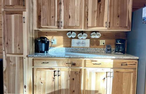 Secluded Cabin with Fireplace and Games in Lily Bay Township, Maine - Foto 38