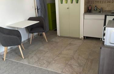 studio climatisé proche port et plages - Foto 9