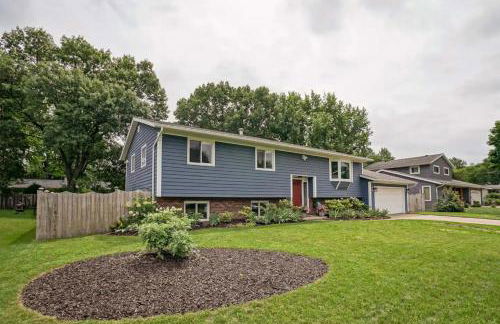 Spacious and Elegant Space with Premium Kitchen that is Ideal for Gathering with Friends and Family - Foto 11