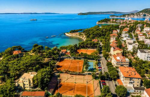LA2 luxury apartment near Bacvice beach - Photo 32