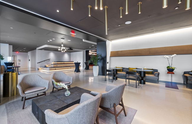 Ultimate Elegance Studio with Panoramic City Views - Foto 11