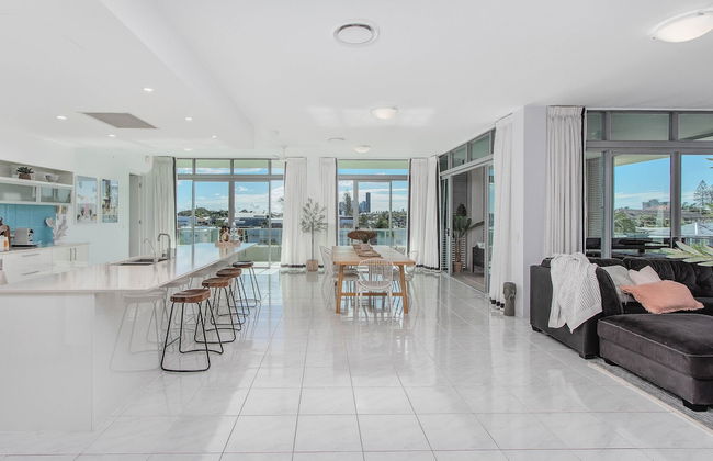 Mermaid Beach Luxury Penthouse - Photo 15