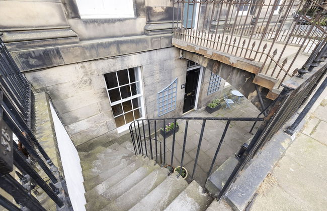 JOIVY Chic Flat Near Stockbridge Market W/ Patio - Foto 24