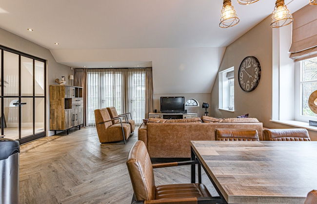 Charming Holiday Home in Nijverdal with Hot Tub - Foto 20