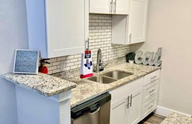 Lovely 2-bedroom condo next to AT&T Stadium - Photo 15