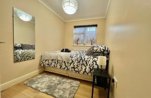 Cosy Stylish Guest House with Private Patio and Gym Gear - Foto 15