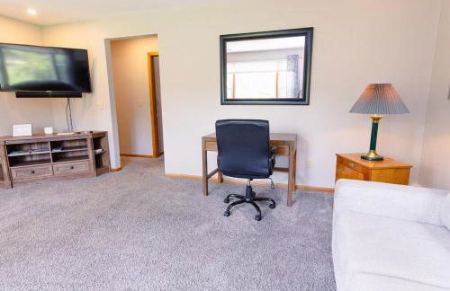 Retreat to Bass Creek 2 BR Apartment A Your Escape - Foto 18