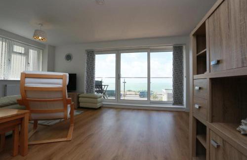 LATITUDE WEST by BOURNECOAST - An Impressive Holiday Apartment with FANTASTIC SEA VIEWS, a Balcony and Parking - FM6180 - Foto 11