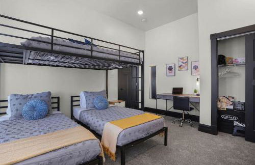 Jefferson Avenue- Large St Louis Home Game Room & Walkable Location - Photo 47