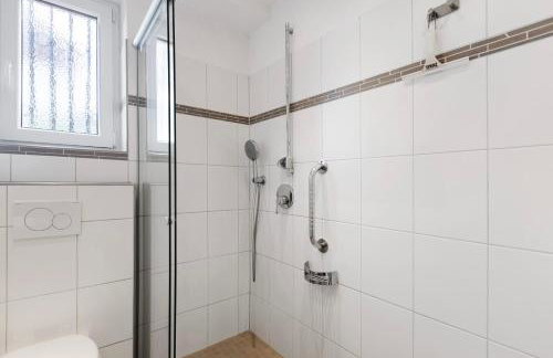 Rotes Haus über den Weinbergen - Photo 9