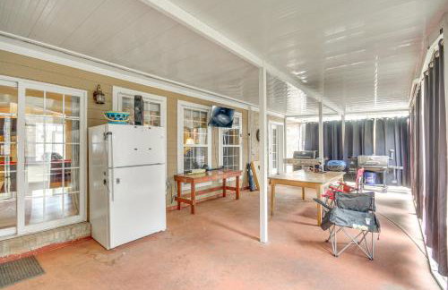 Explore Gulf Coast and Beyond! Home with Yard and Games - Foto 4