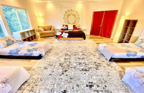 THE HONOMU HOUSE - Gorgeous, Spacious 4Bd2Ba Home near Waterfalls and Hilo, Sleeps 12! - Foto 19