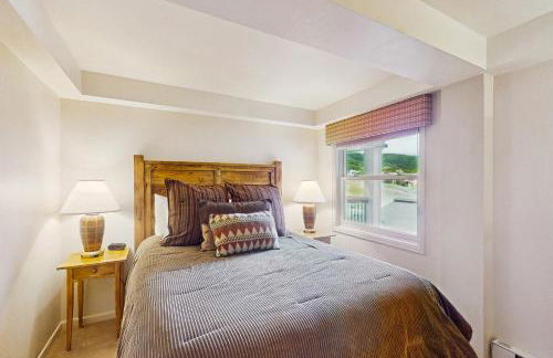 Torian Plum Condominiums - Foto 48