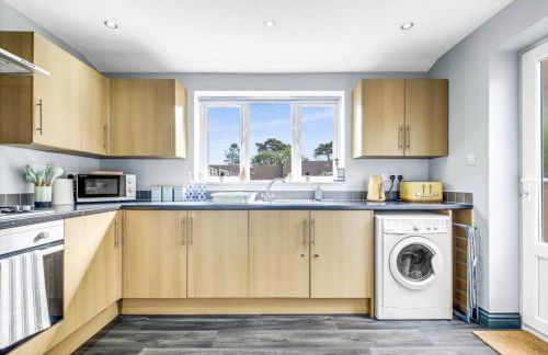 4 Bedroom Stylish House in Central Redditch - Foto 21