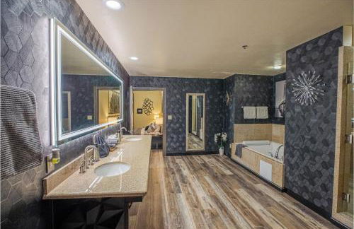 2100 SqFt Penthouse Suite W/ Strip Views! POOL GYM - Foto 56