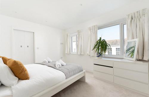 Stunning new 4 bed Penzance town Loft with parking - Foto 17