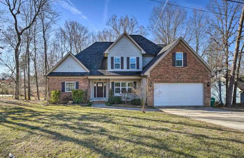 High Point Home about 1 Mi to Oak Hollow Lake! - Foto 1