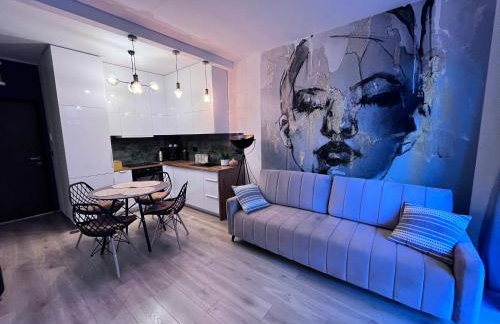 ZŁOTA KOBIETA - Foto 2