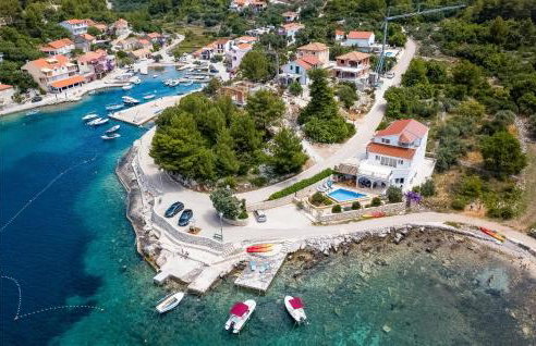 Pet Friendly Home In Blato With Wifi - Photo 2