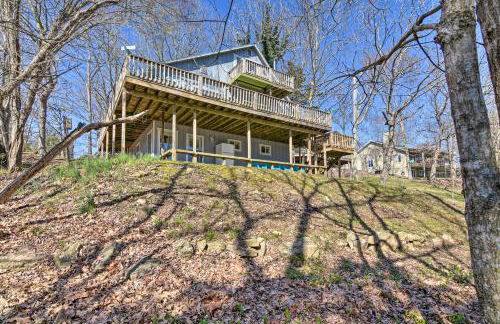 Lakefront Table Rock Getaway with Private Swim Dock! - Foto 27