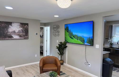 Your Cozy Home Away From Home king bed, parking - Foto 9