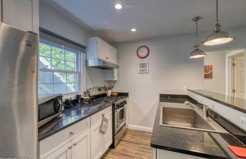 Spacious 4-Bedroom Near Downtown and UM Stadium - Foto 16