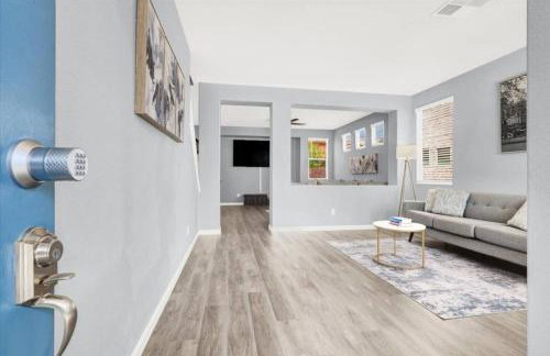 4BR Family Oasis with Gym and BBQ Near Vegas Strip - Photo 7