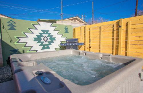 Sage Suite at ArnoTriplex! Private Hot Tub-Close to Downtown-Pet Friendly-No Pet Fee! - Photo 29