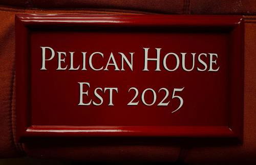 Pelican House - Photo 1