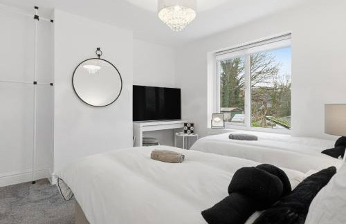 Lovely 4b Stay- Ideal for Contractors & Families - Photo 9