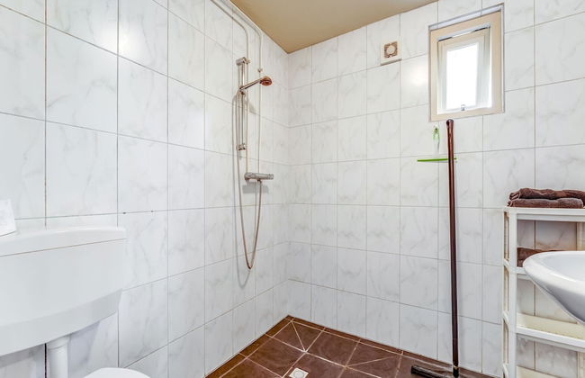 Tranquil Holiday Home in Lage Zwaluwe With Terrace - Photo 50