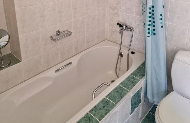 Skala - Villa - Sleeps 7 - Parking - Garden - Photo 16