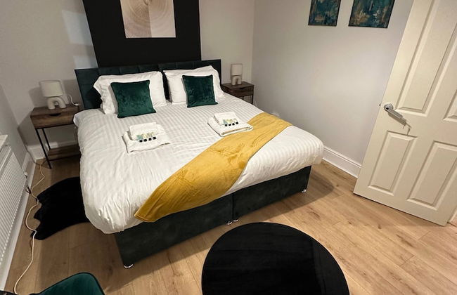 3 bed Chill Glouc With 3 Bedrooms and 1 Bathrooms - Photo 35