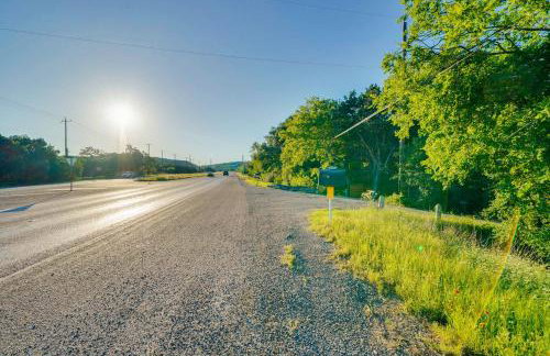 Peaceful Helotes Cabin Fire Pit, 9 Mi to Old Town - Foto 34