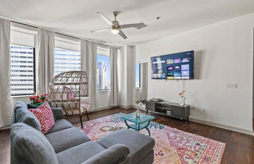 Beautiful Apt in Downtown w/Pool | Indoor Parking - Foto 8