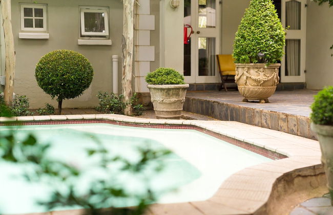 Lovely Guesthouse in Pretoria Welcoming you on a Spacious Room With Breakfast - Foto 9