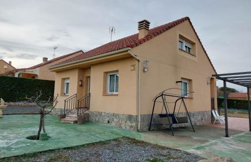 Disfrutar y relajarse en el Robledal - Foto 4