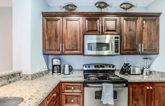 Elegant Oceanview Condo with Spacious Open-Concept Floor Plan and Inviting Beach Design - Foto 14