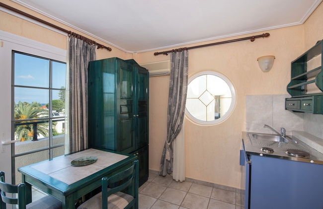 Hotel Castle Suites - Photo 41