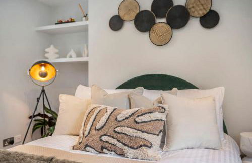 2BR Harry Potter Inspired House - Covent Garden - Photo 9