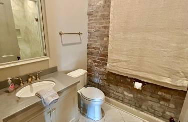 NOLA Condo - Photo 10