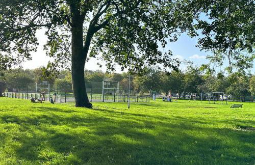 3 bedroom Leeds home for contractors & professionals with free Parking and Netflix nr motorway 5 mins to Royal Armouries - Foto 42