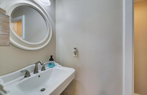 The Beachhouse Retreat with Prescot Bay Views! - Foto 10