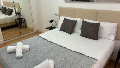 Apto Reformado con encanto by URBANHOSTS - Foto 2