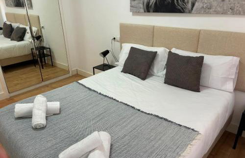 Apto Reformado con encanto by URBANHOSTS - Foto 2