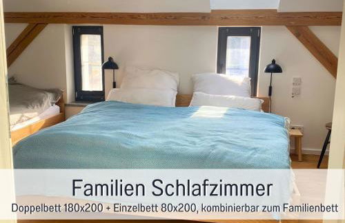 Landloft Linum - Ausgebaute Scheune mit Aussicht, Naturpool, Kamin, Sauna, Luxusausbau, handverlesene MidCentury Möbel & Kunst - Photo 23