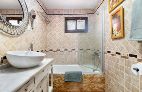 Villa Floti con vistas al mar - Photo 11