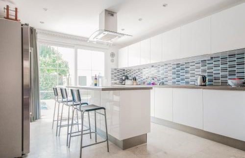 Beach Villa Costanera in Marbella - Photo 18