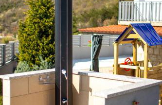 Spacious villa for 10 with a big private pool - Photo 40