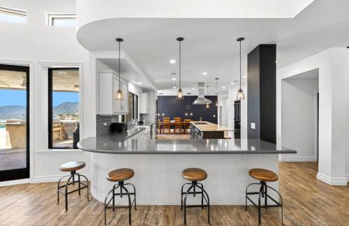 Private Gated 6BR Luxury Estate, Gym, Lake View - Foto 20